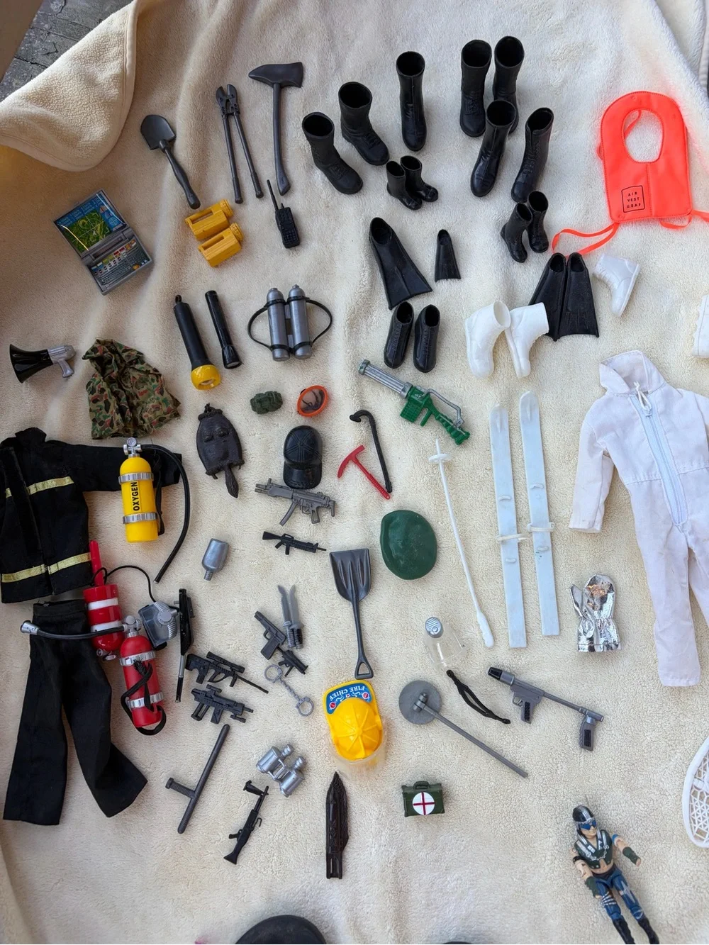 Vintage GI Joe/Placo 6-Figures & Military 75+ Accessories Lot -